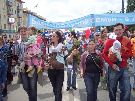 Парад в Ижевске 2008, слингомамы